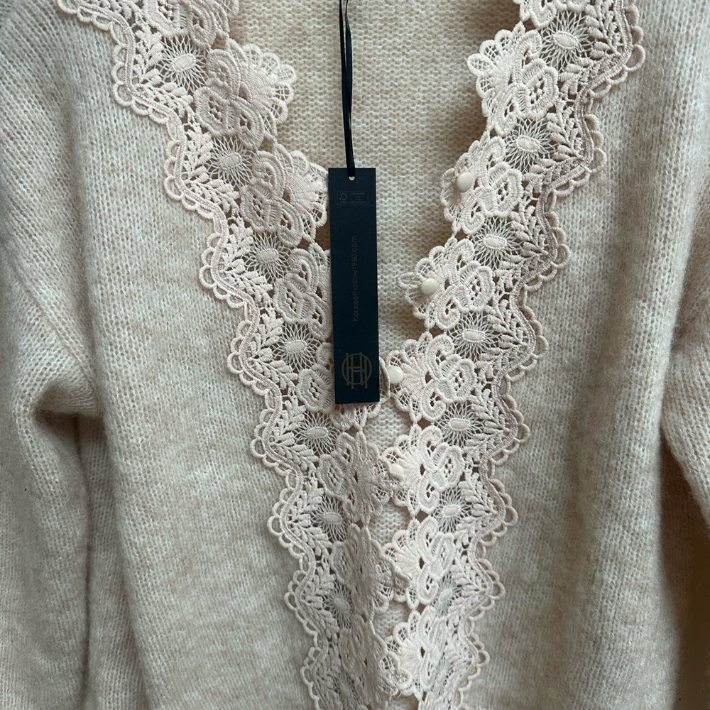 NWT House Of Harlow Elegant Beige Lace Trim Sweater Cardigan - Picture 9 of 11